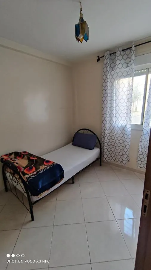 Superbe appartement au rez-de-chaussée avec clim mobile,parking et wifi gratuit Casa Blanca