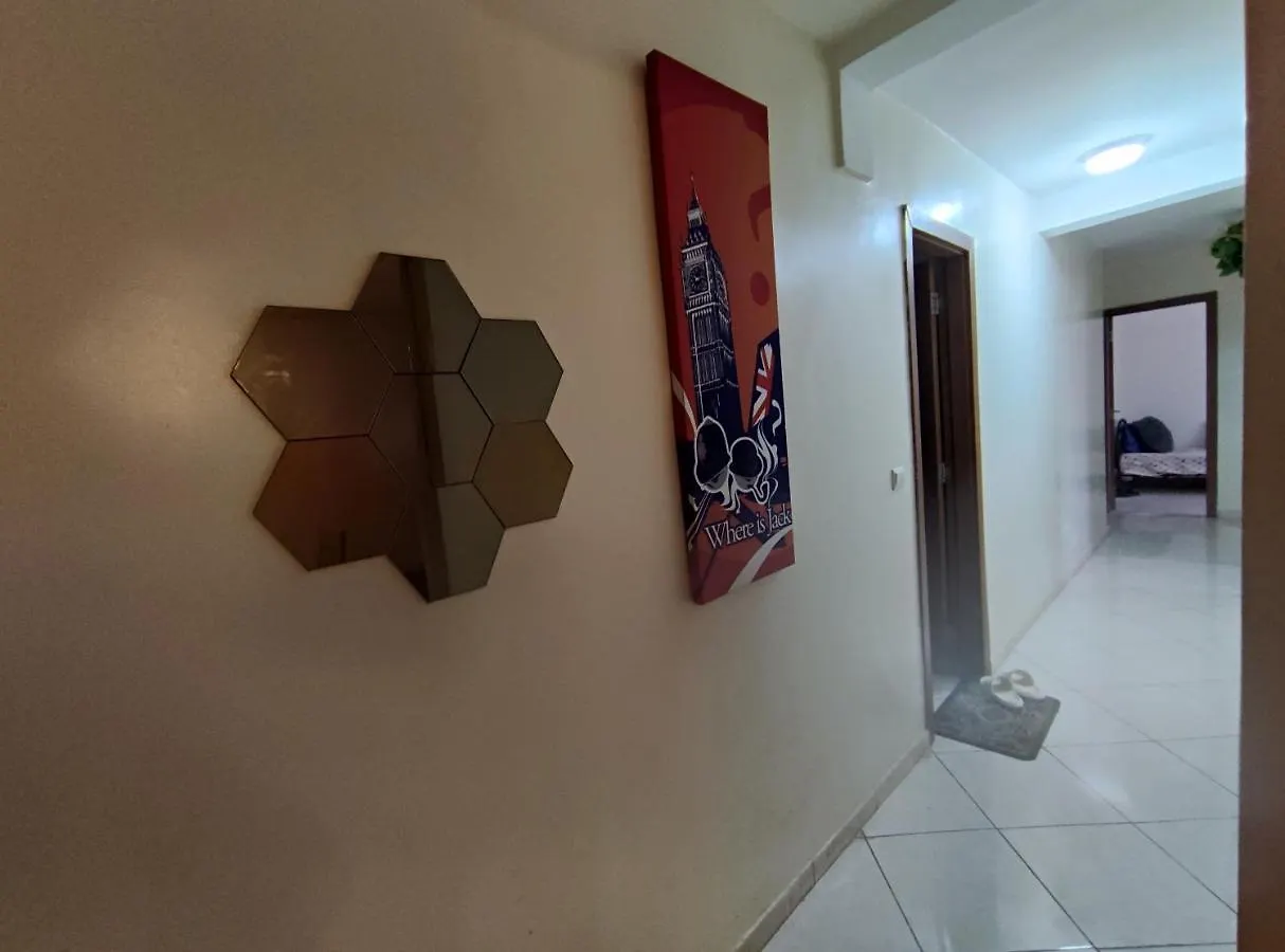 Superbe appartement au rez-de-chaussée avec clim mobile,parking et wifi gratuit Casa Blanca Marruecos