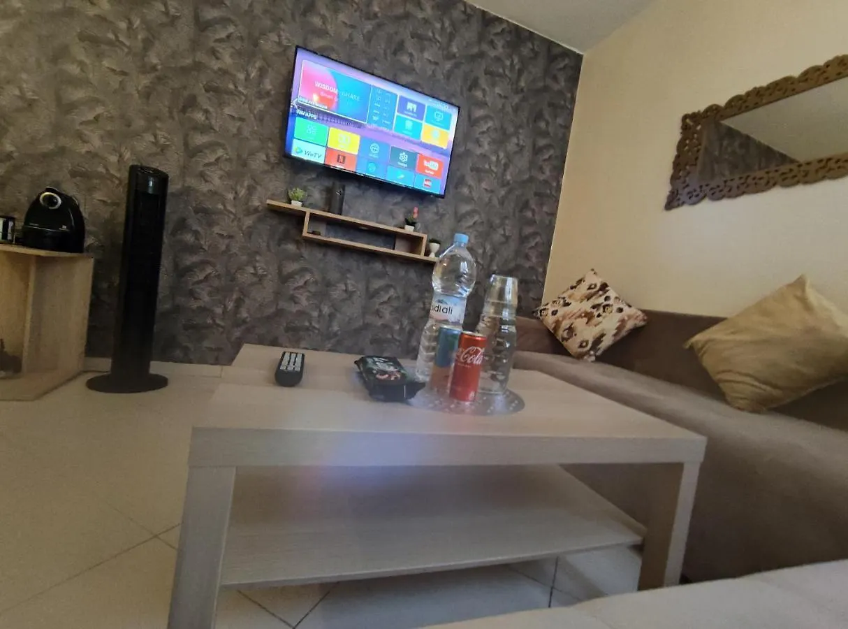 Superbe appartement au rez-de-chaussée avec clim mobile,parking et wifi gratuit Casa Blanca Apartamento
