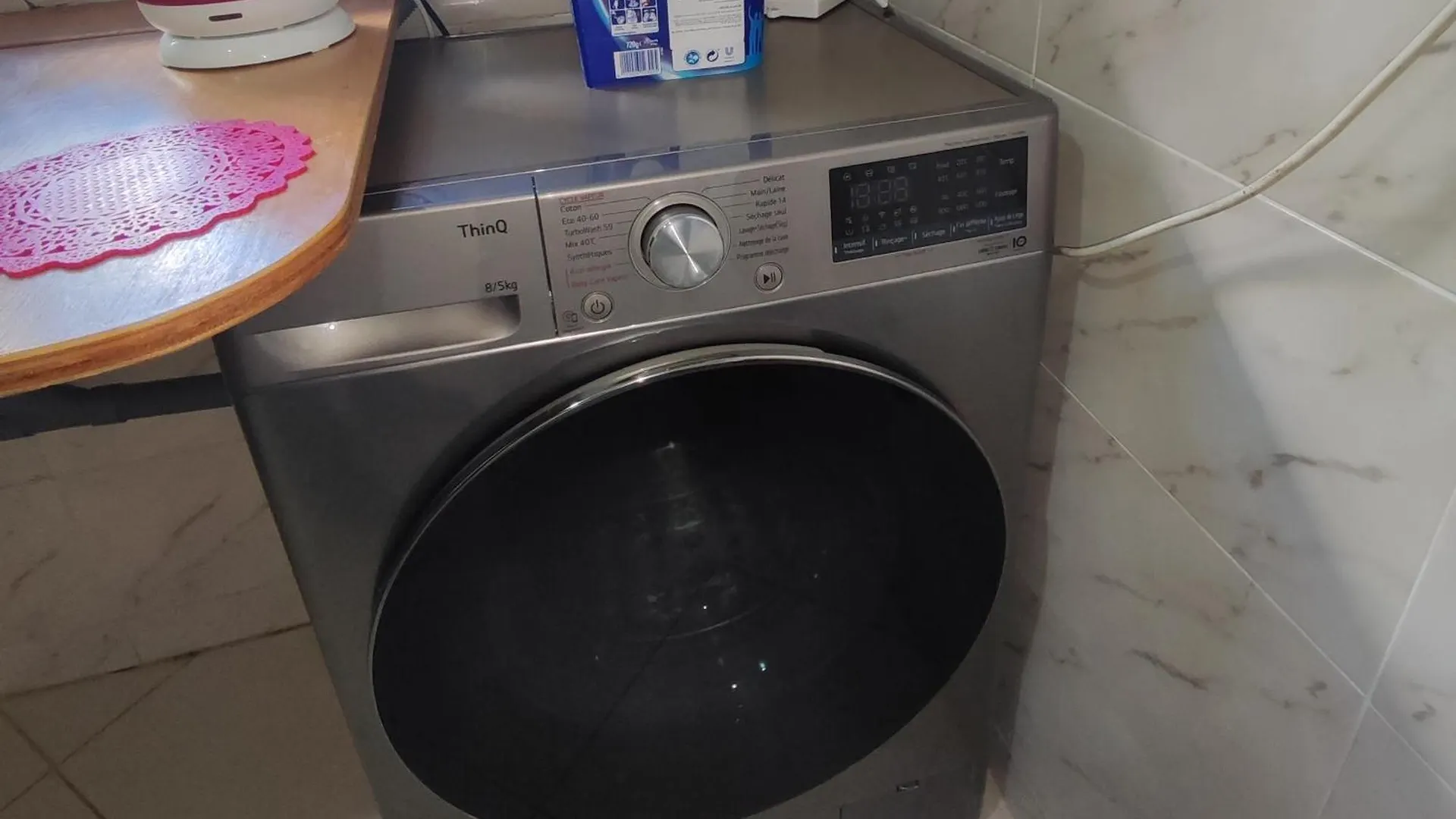 Superbe appartement au rez-de-chaussée avec clim mobile,parking et wifi gratuit Casa Blanca 0*,