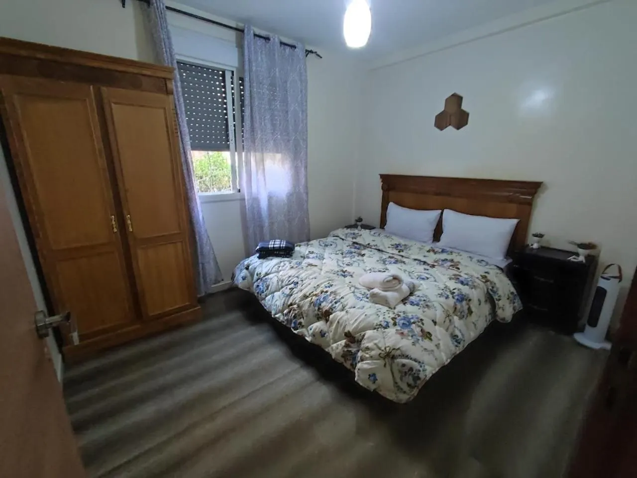 Superbe appartement au rez-de-chaussée avec clim mobile,parking et wifi gratuit Casa Blanca 0*,