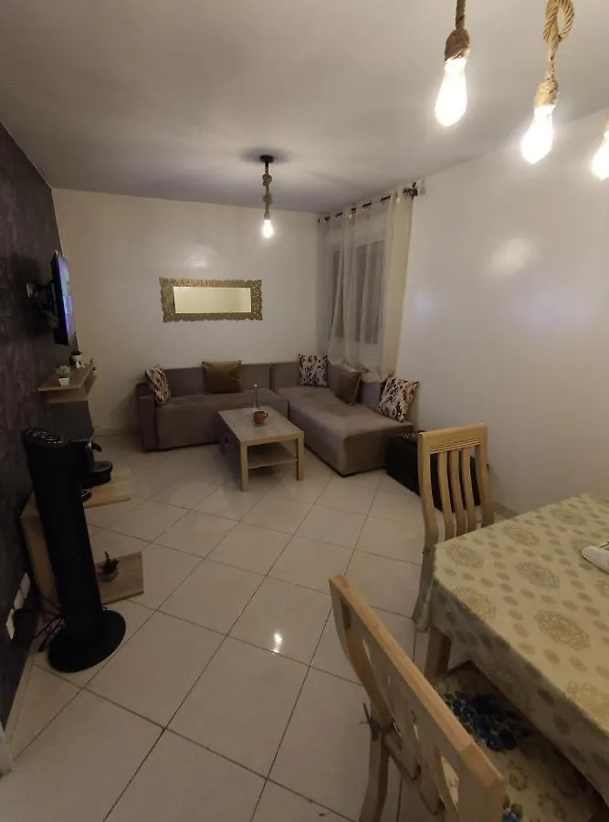 Beautiful Ground-Floor Apartment With Portable Air Conditioning, Parking, And Free Wi-Fi Casablanca