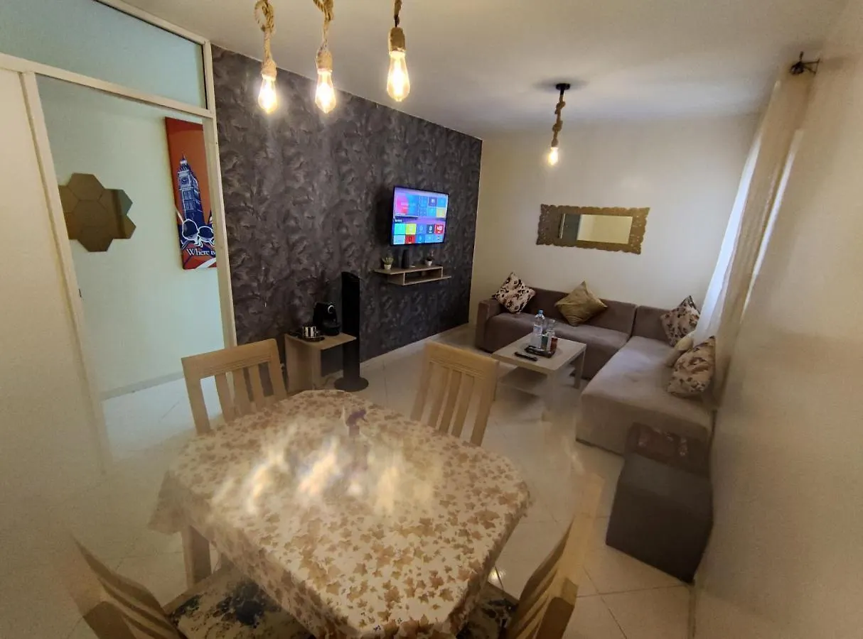 Beautiful Ground-Floor Apartment With Portable Air Conditioning, Parking, And Free Wi-Fi Casablanca