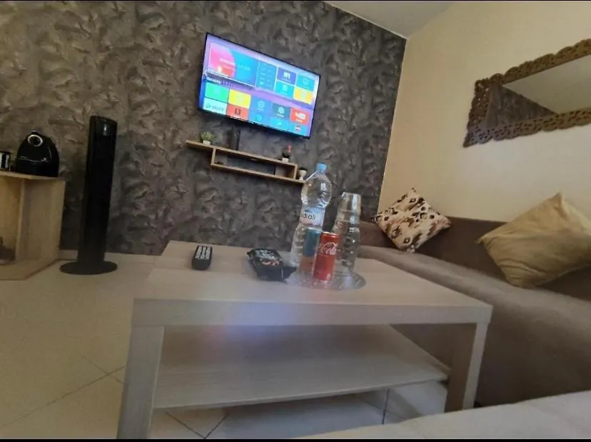 Beautiful Ground-Floor Apartment With Portable Air Conditioning, Parking, And Free Wi-Fi Casablanca